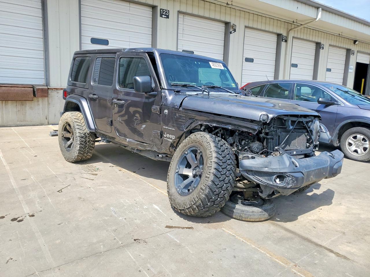 2018 Jeep Wrangler Unlimited Sahara - Image 4