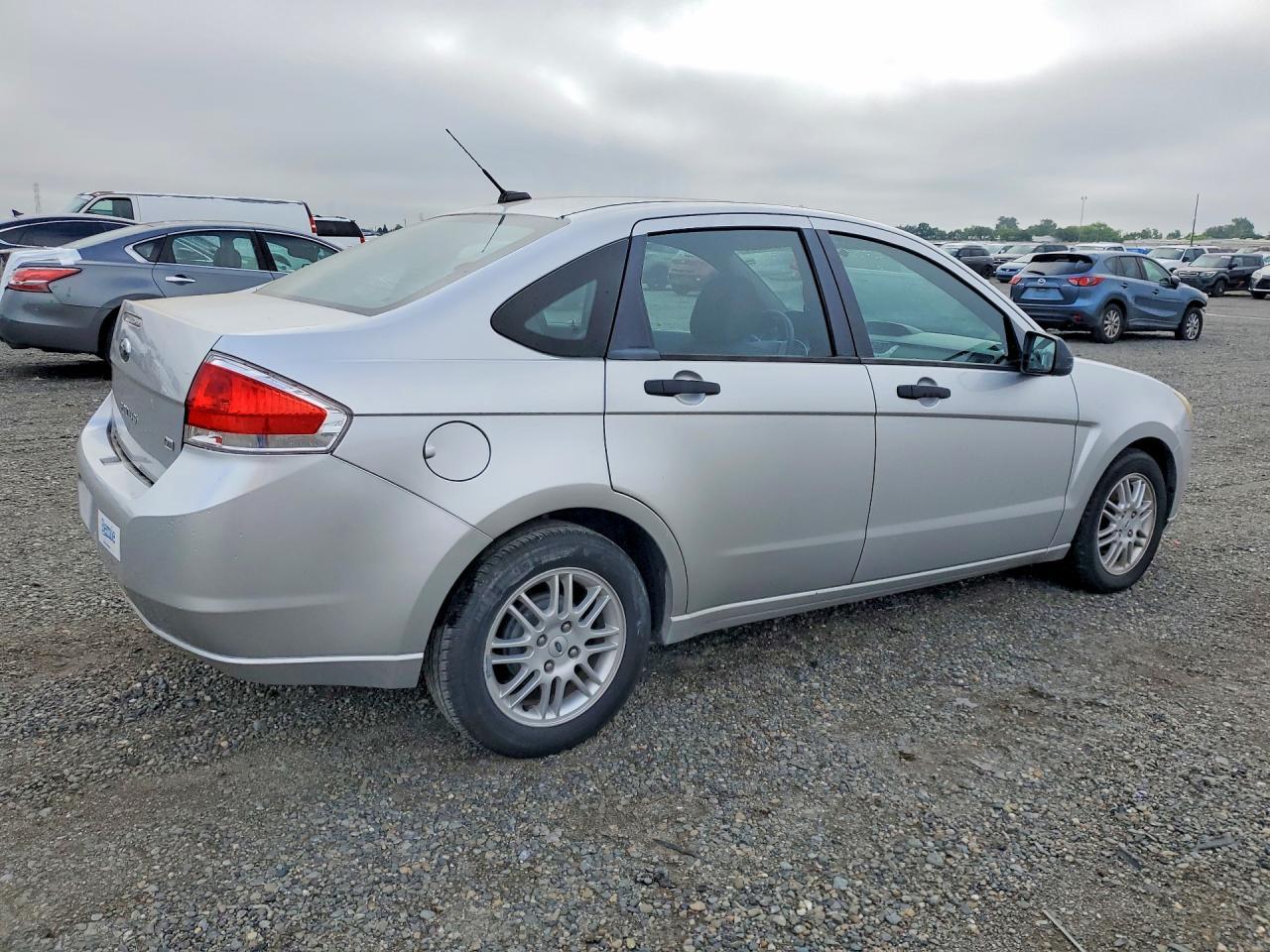2010 Ford Focus Se - Фото 3