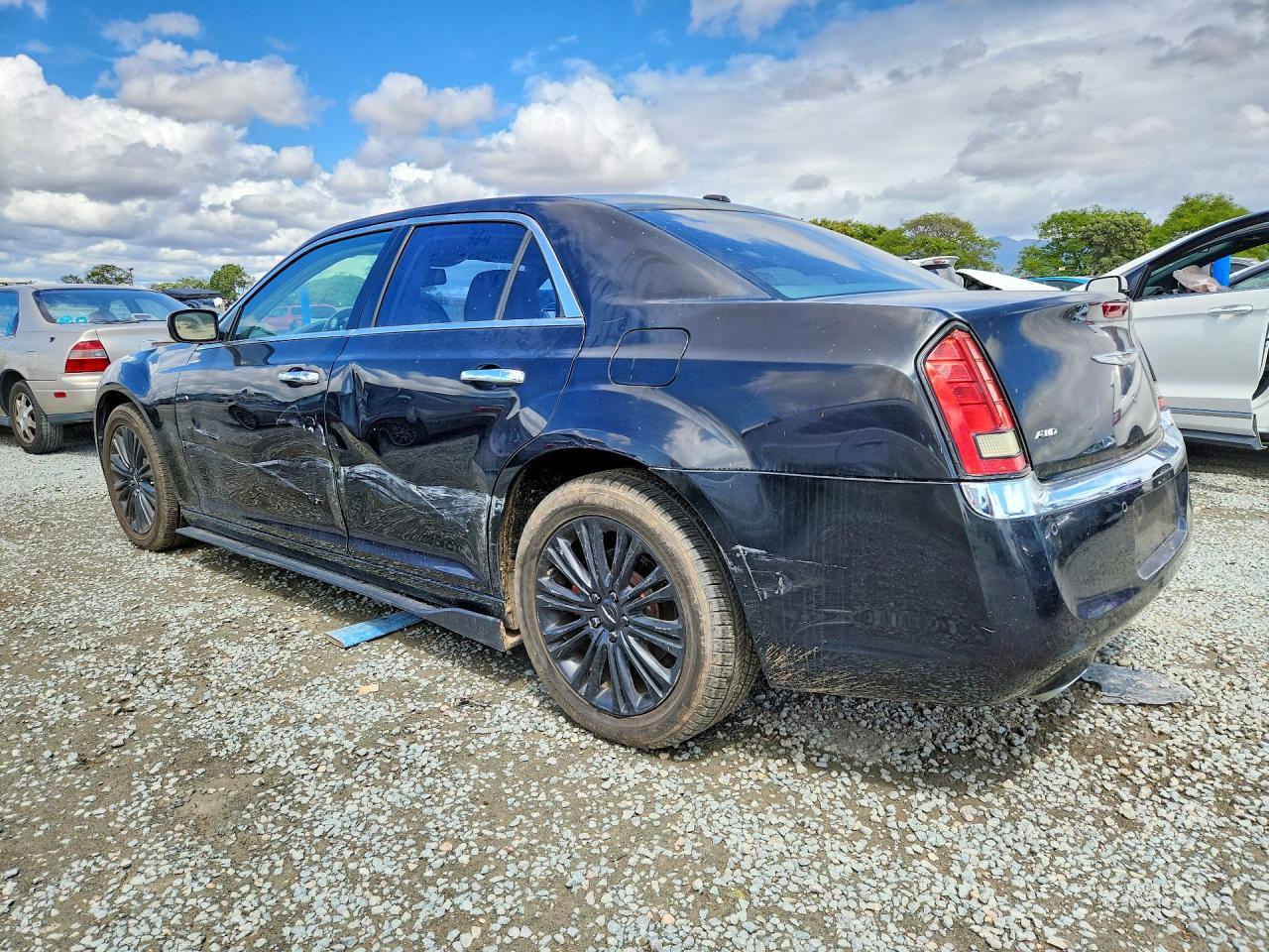 2011 Chrysler 300C - Фото 2