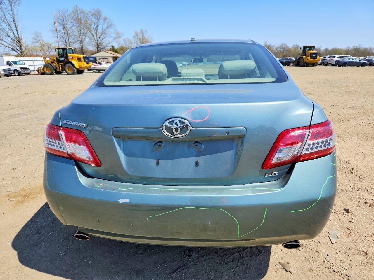 2010 Toyota Camry Le V6 - Image 6