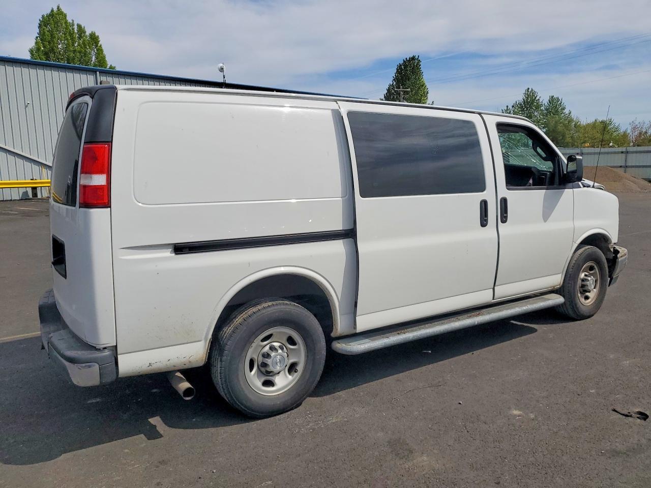 2019 Chevrolet Express 2500 Cargo Delivery Van - Фото 3