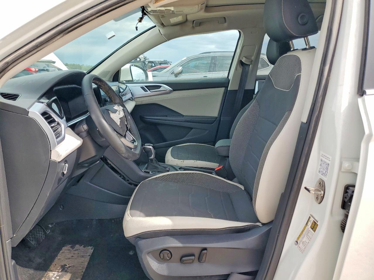 2025 Volkswagen Taos Se - Фото 7