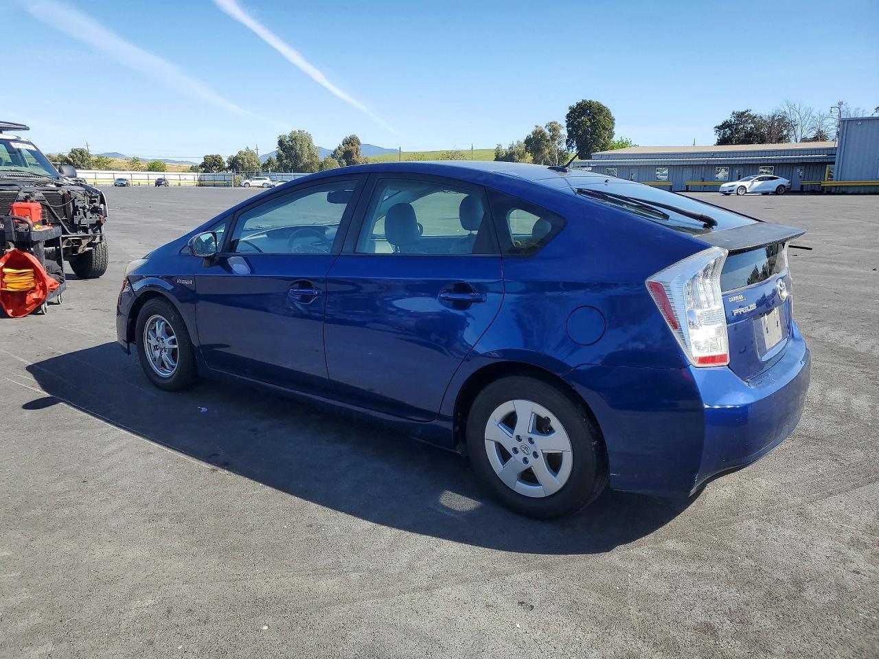 2010 Toyota Prius Iv - Image 2