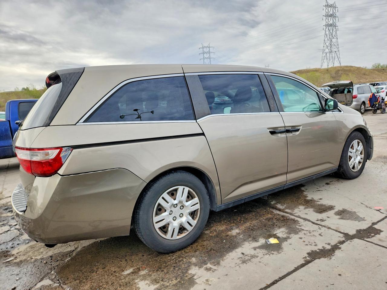 2012 Honda Odyssey Lx - Image 3