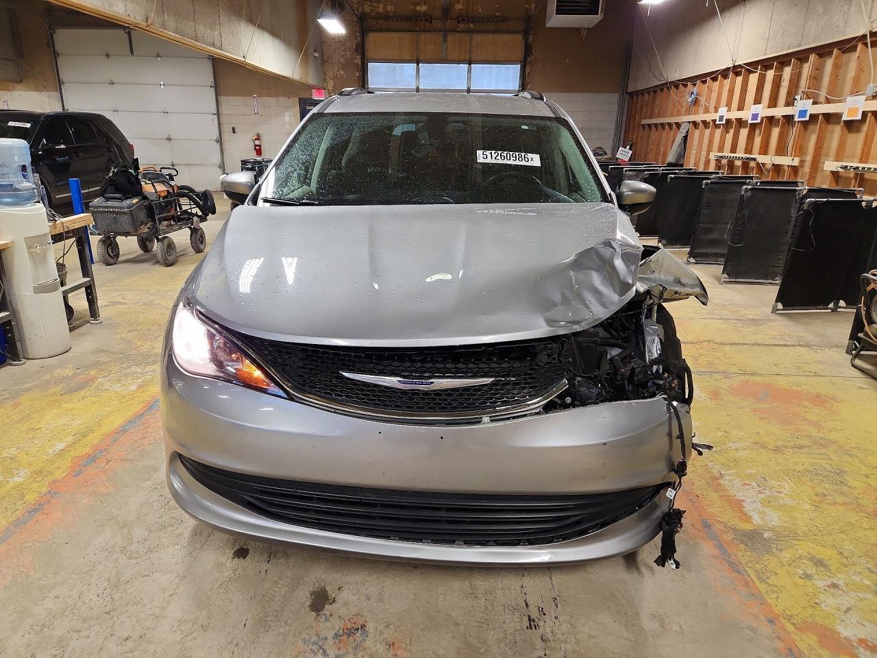 2020 Chrysler Voyager Lxi - Фото 5