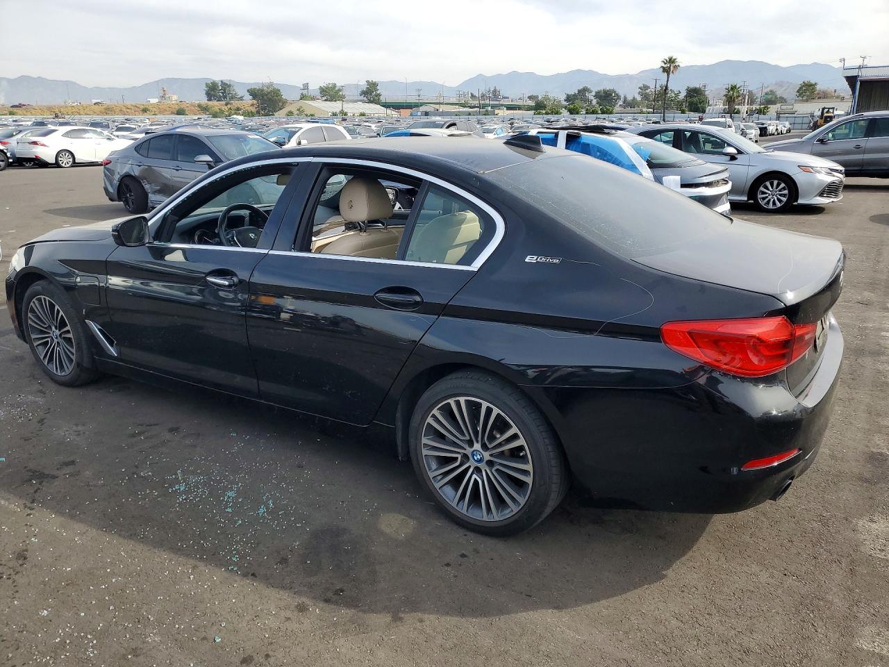 2018 BMW 530E - Image 2