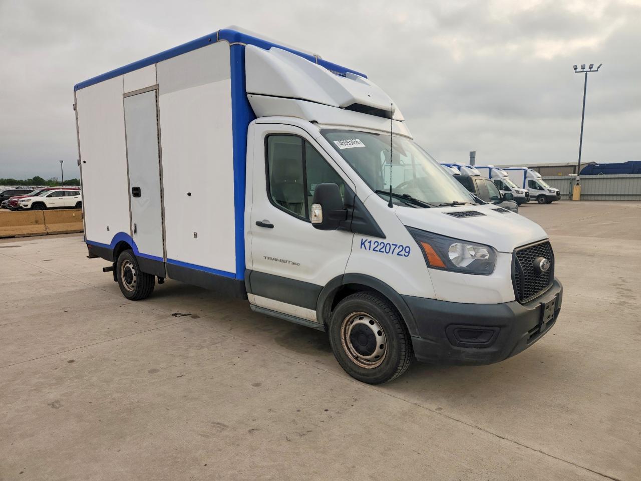 2022 Ford Transit Delivery Truck - Фото 4