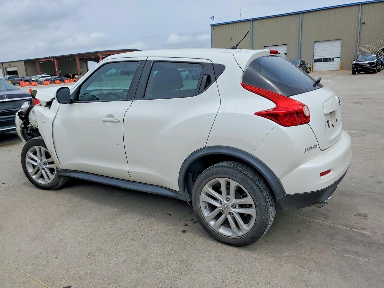2013 Nissan Juke S - Фото 2