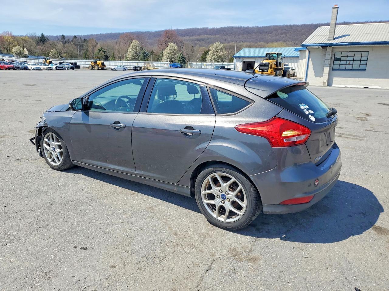 2015 Ford Focus Se - Image 2