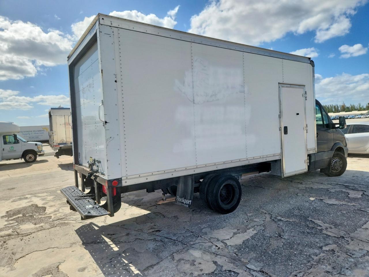 2018 Mercedes Benz Sprinter Box Truck - Фото 3