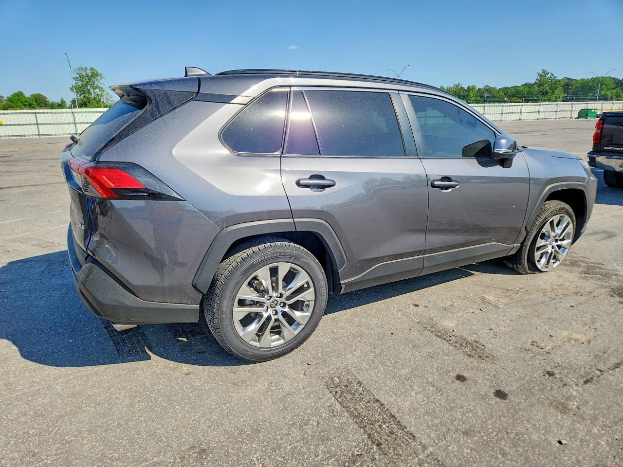 2021 Toyota Rav4 Xle Premium - Image 3