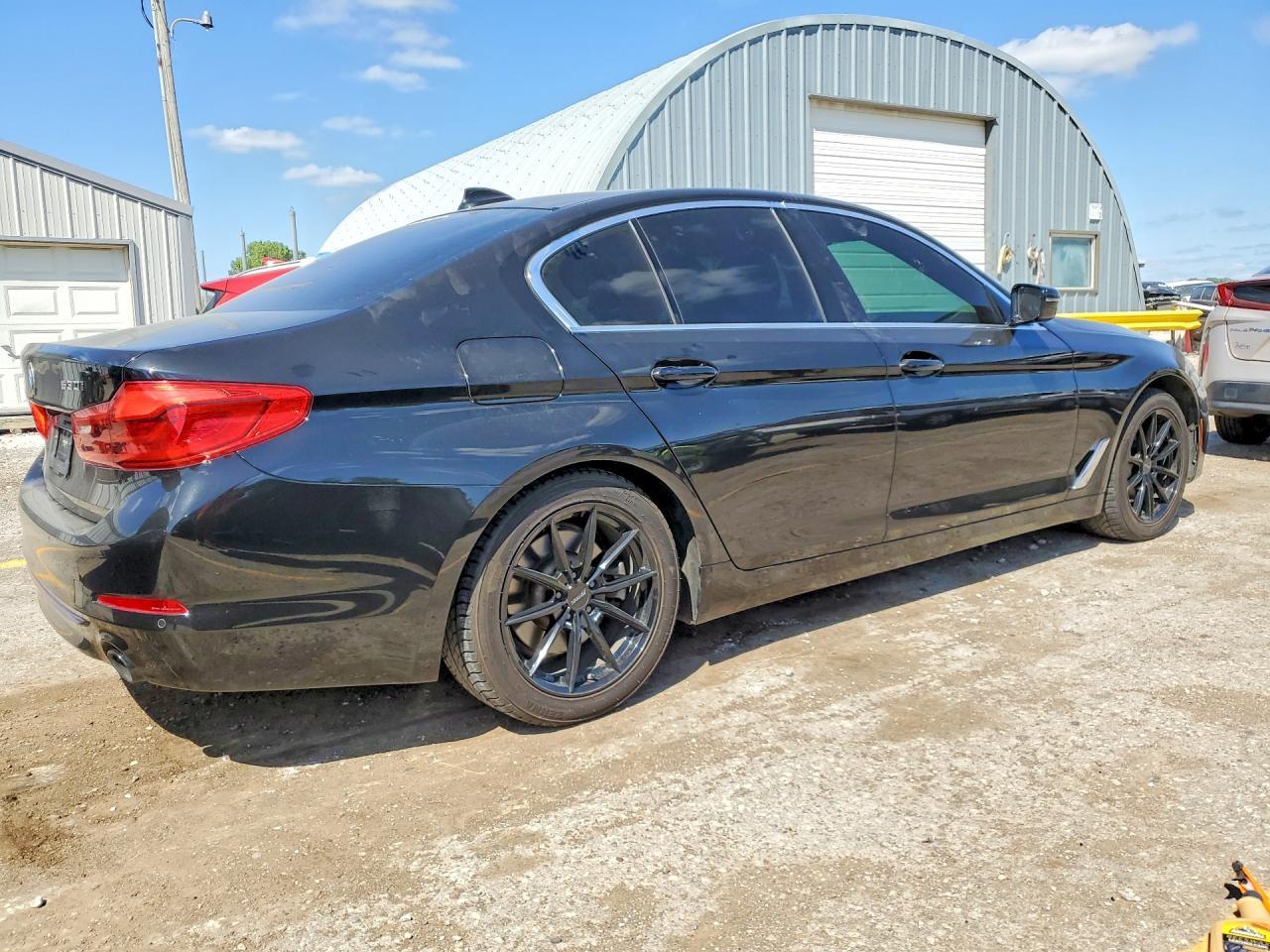 2019 BMW 530 I - Фото 3