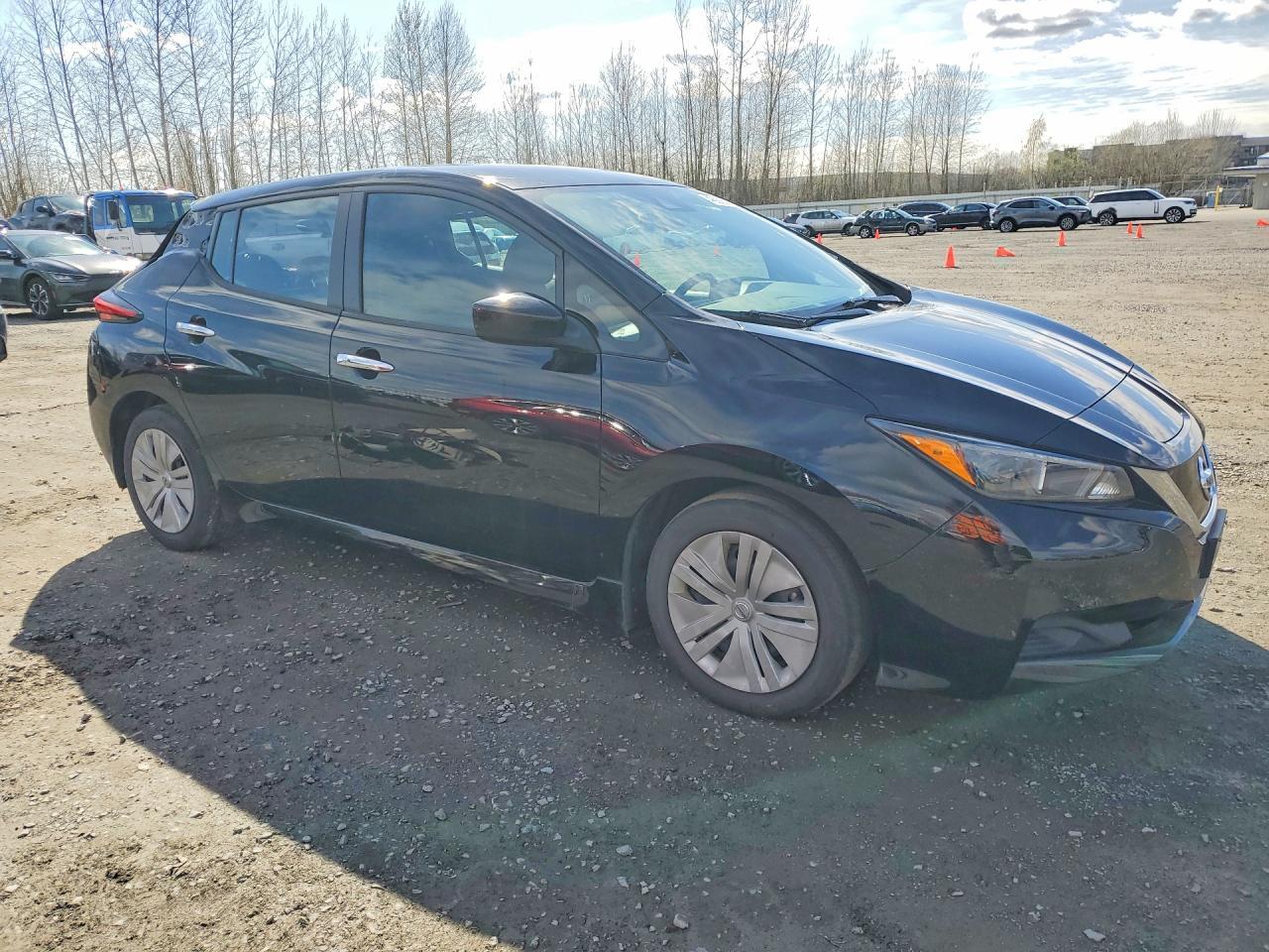 2022 Nissan Leaf S - Image 4