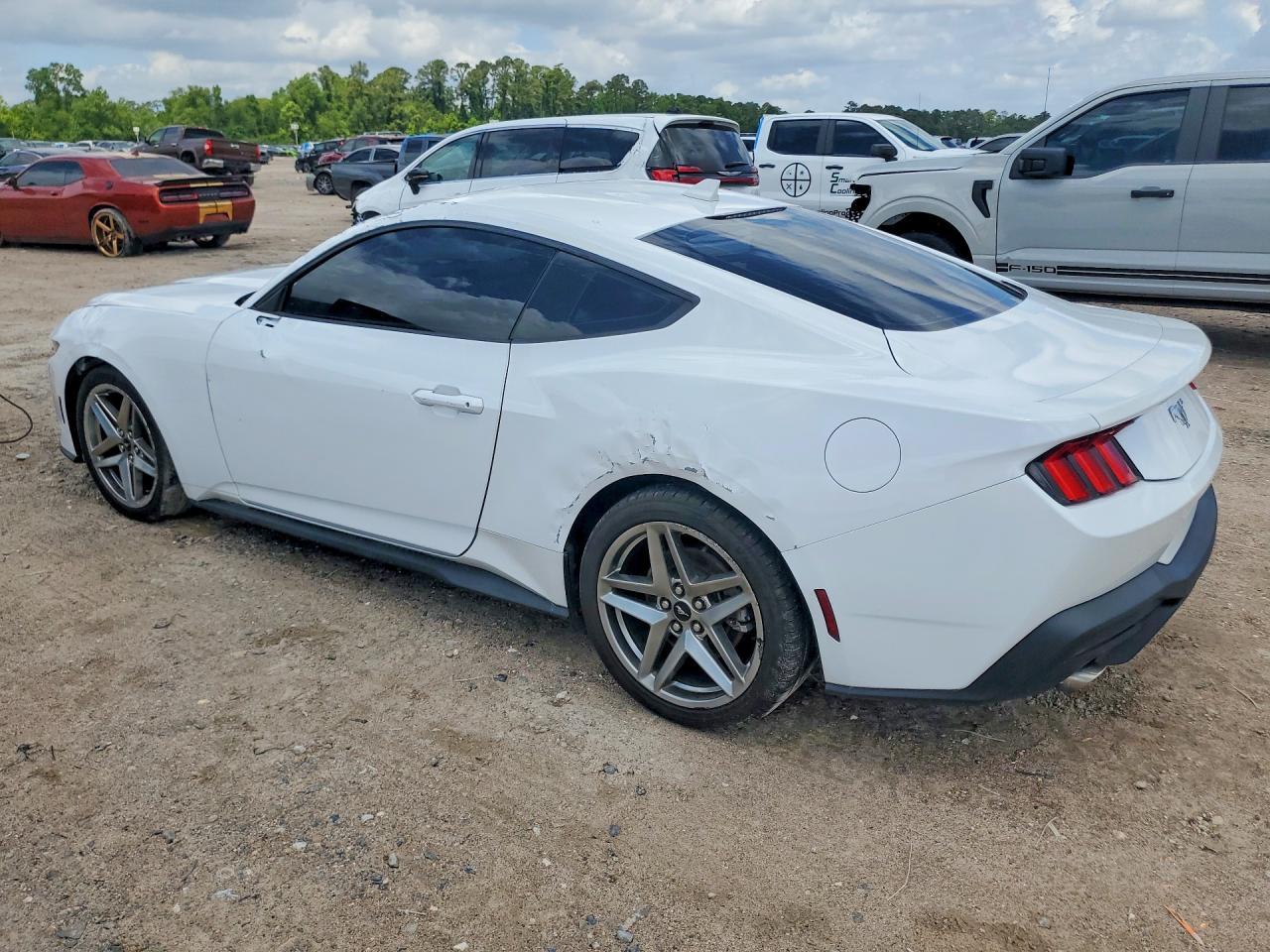 2024 Ford Mustang - Фото 2