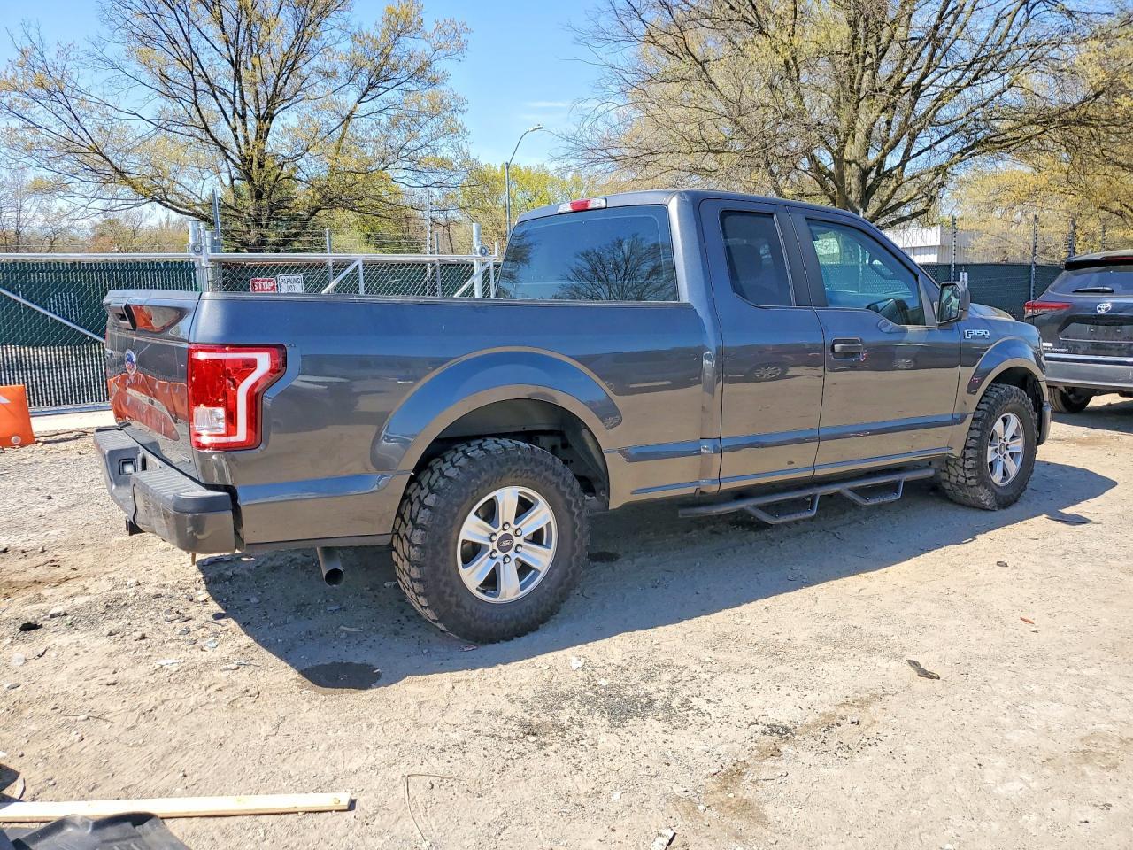 2016 Ford F150 Super Cab - Image 3