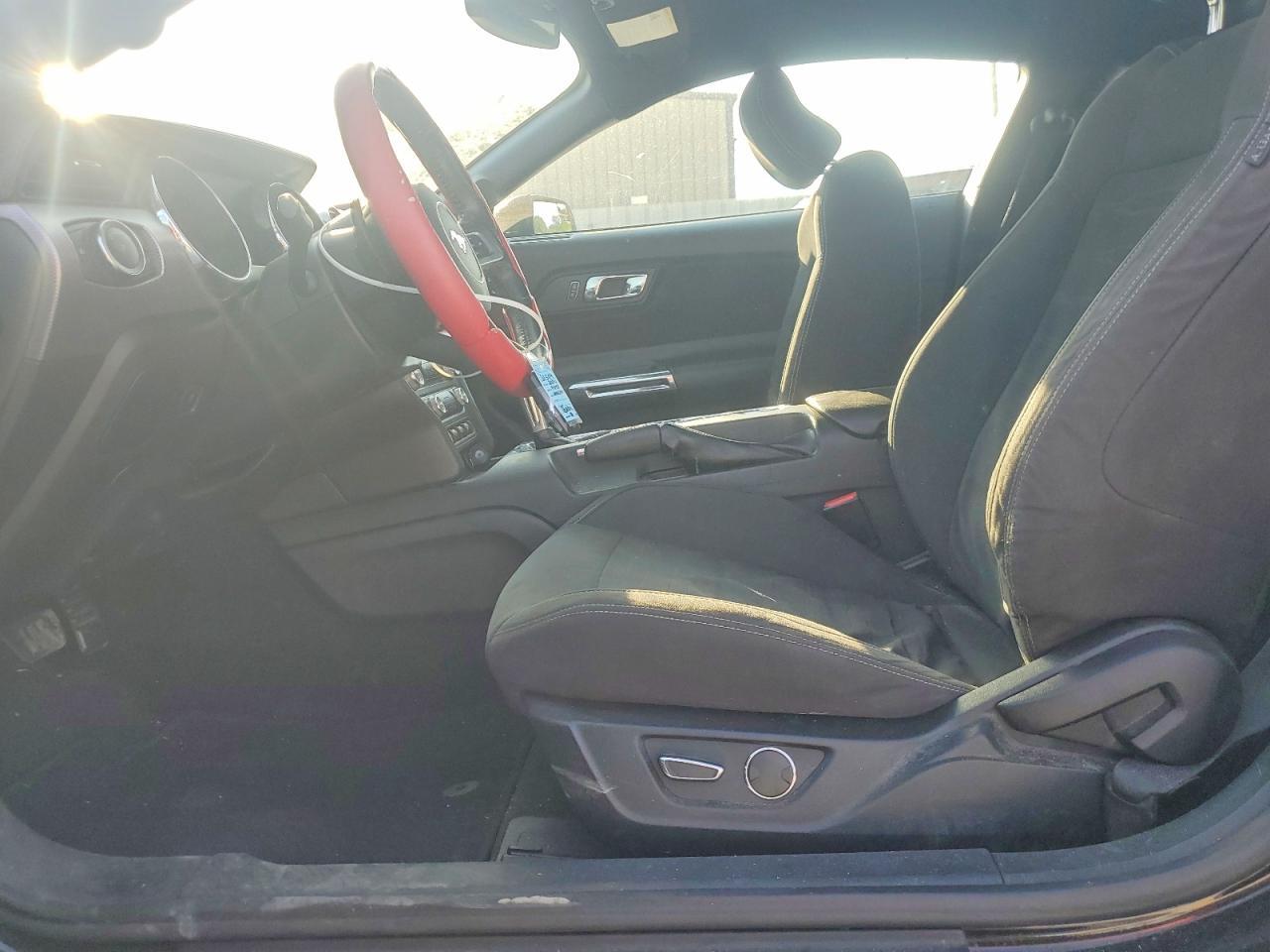 2016 Ford Mustang - Image 7
