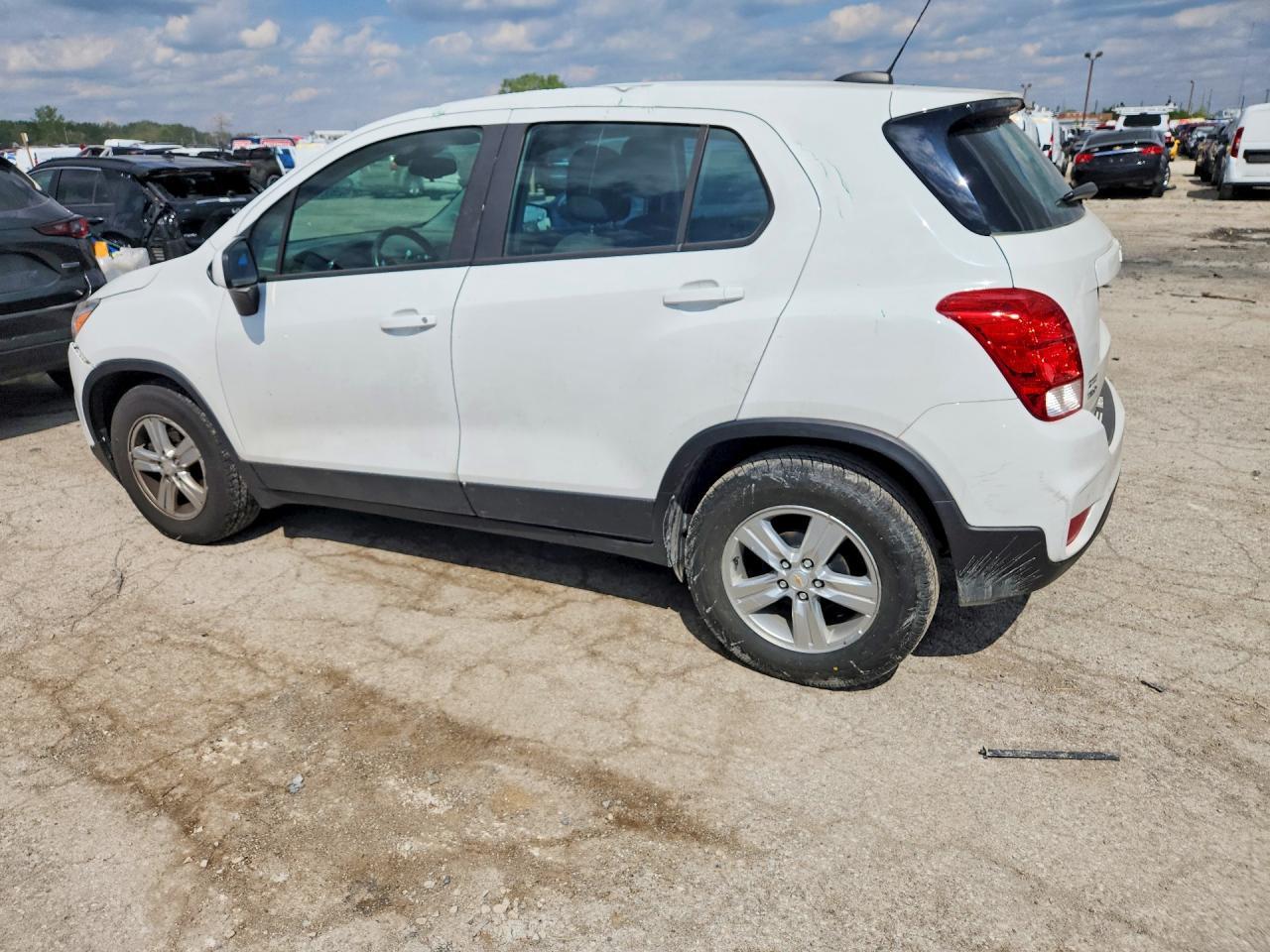 2017 Chevrolet Trax Ls - Фото 2