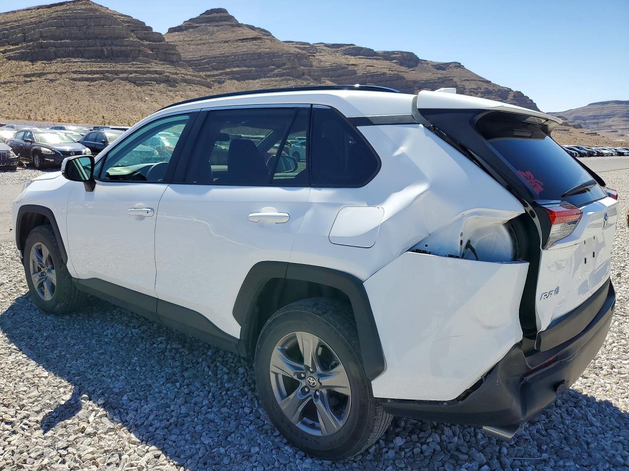 2024 Toyota Rav4 Xle - Фото 2