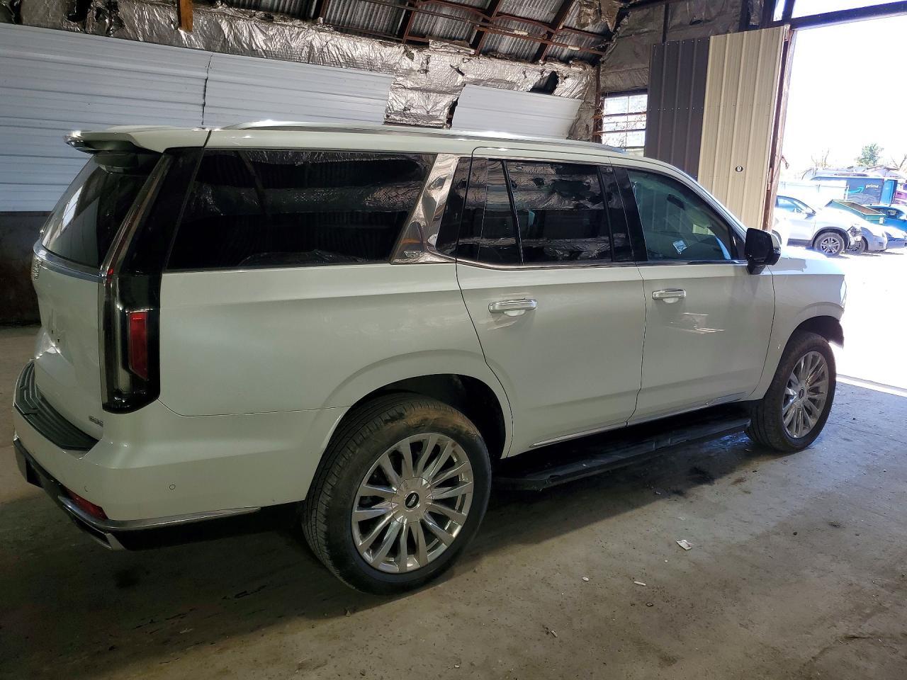 2021 Cadillac Escalade Premium Luxury - Image 3