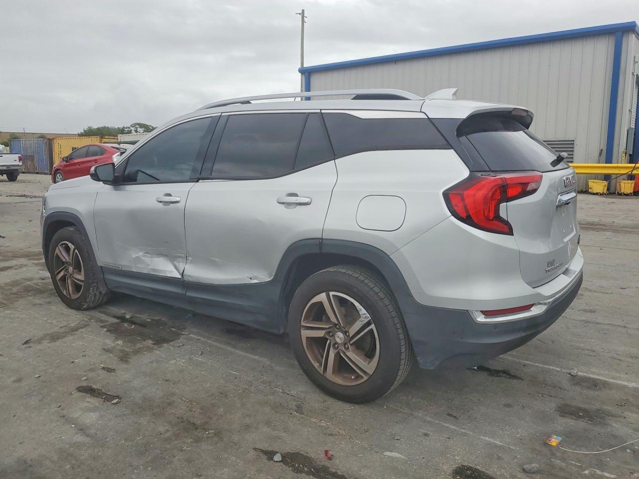 2019 GMC Terrain Slt - Image 2
