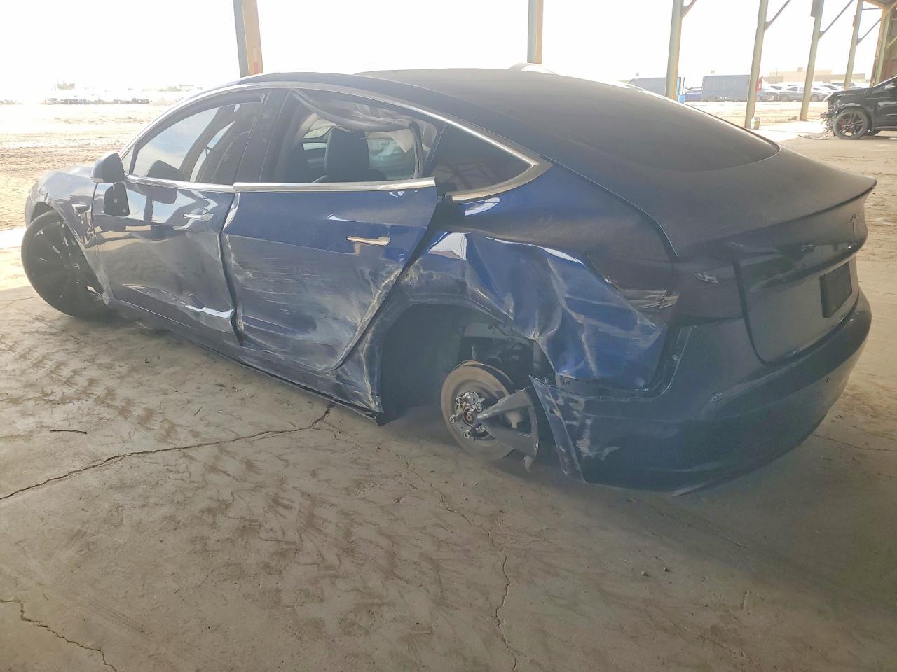 2019 Tesla Model 3 - Image 2
