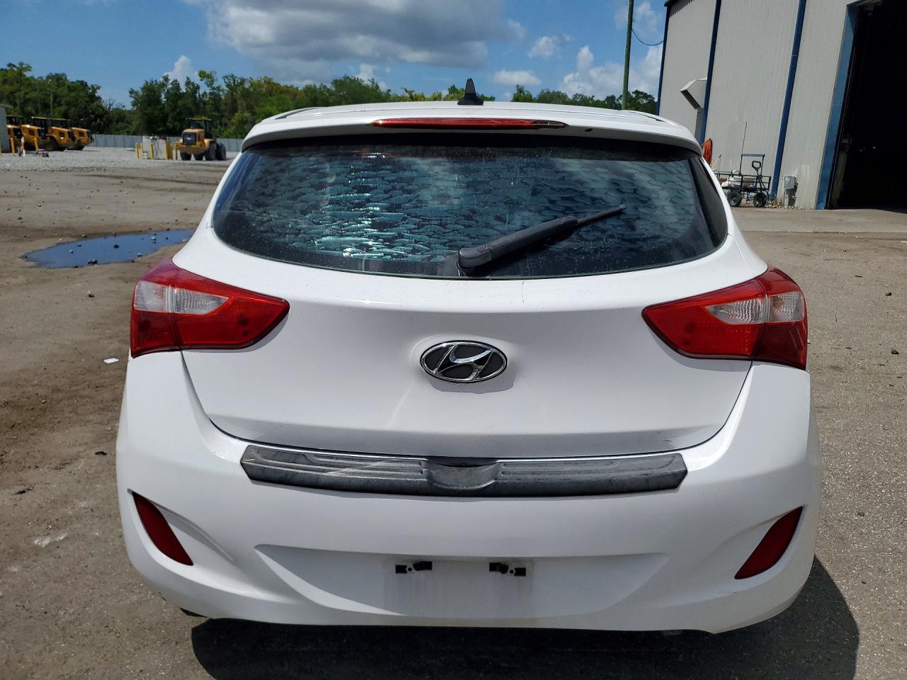 2014 Hyundai Elantra Gt Base - Image 6
