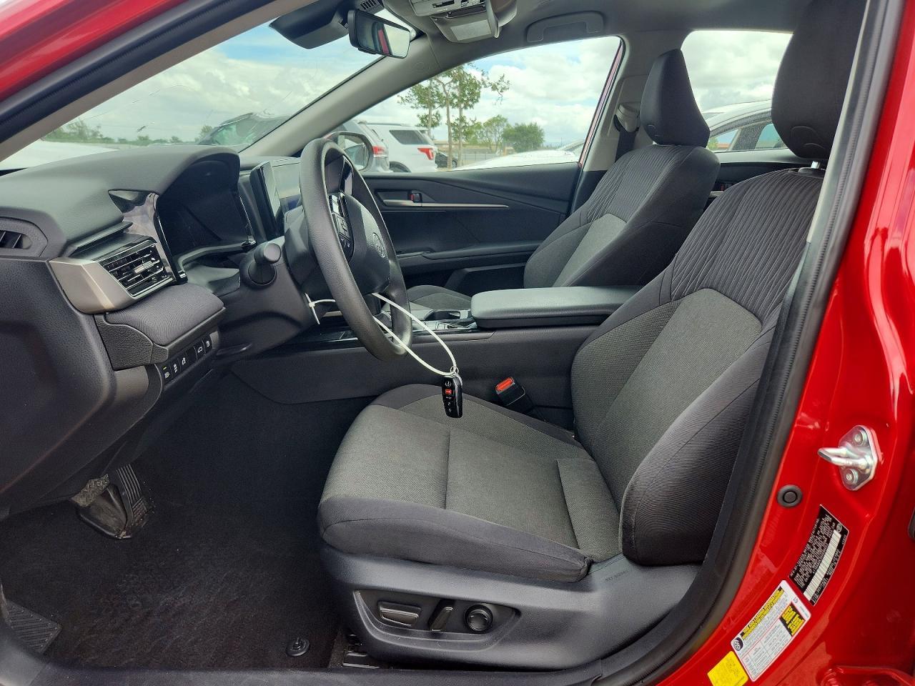 2025 Toyota Camry Le - Image 7