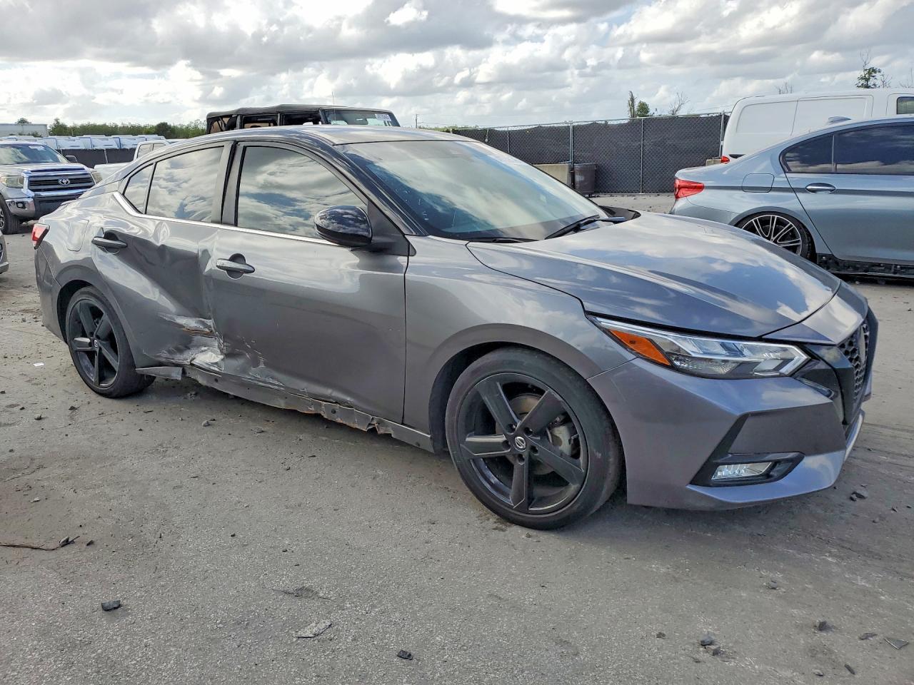 2023 Nissan Sentra Sr - Image 4