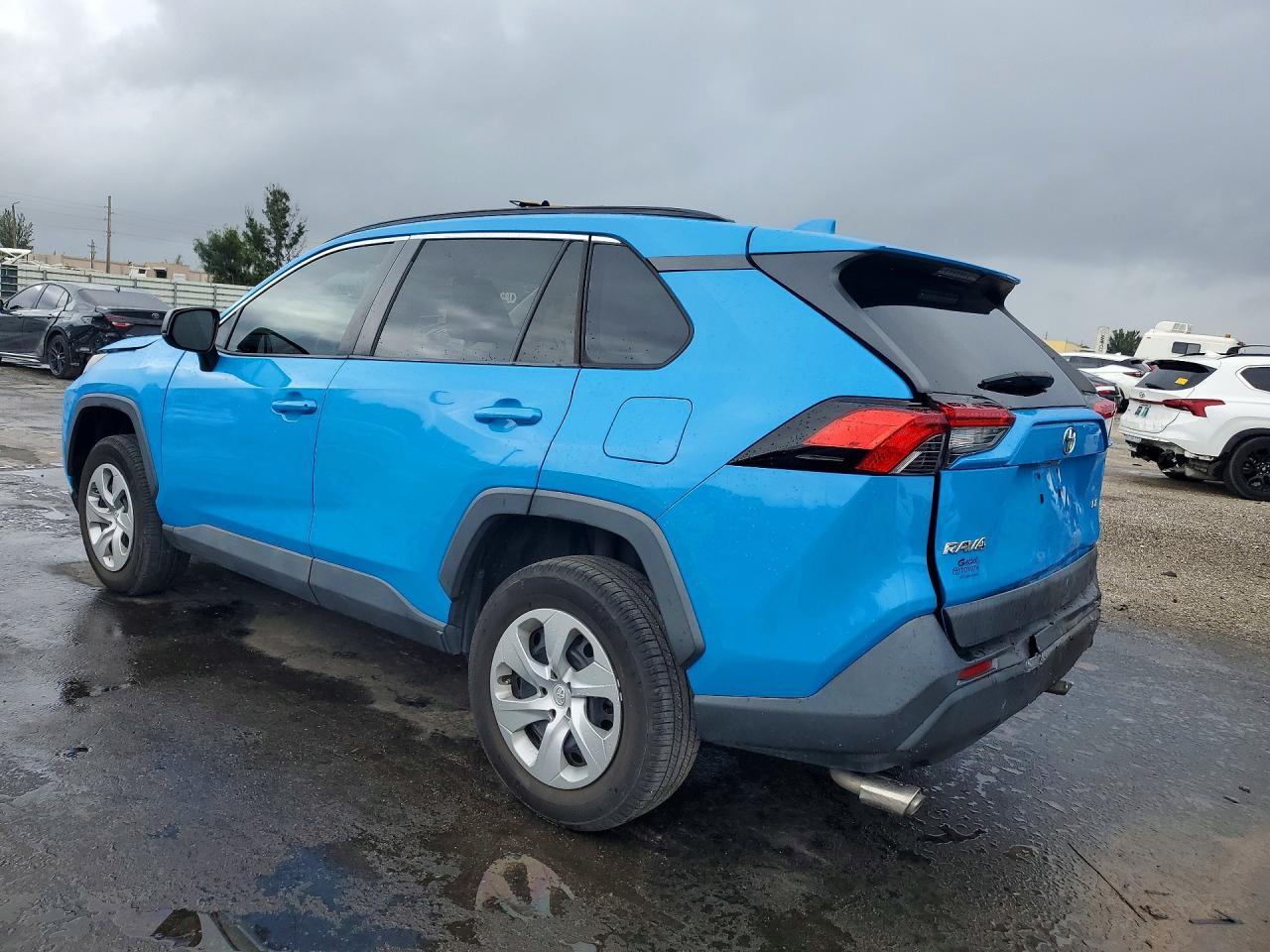 2020 Toyota Rav4 Le - Фото 2