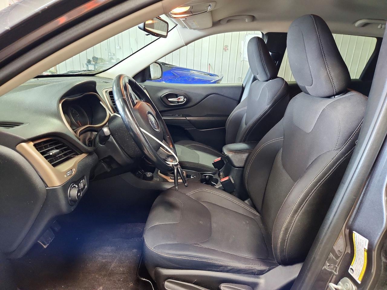 2016 Jeep Cherokee Latitude - Image 7