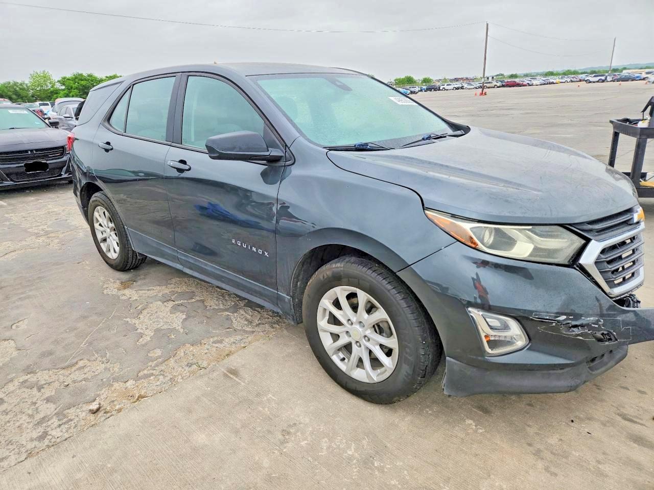 2020 Chevrolet Equinox Ls - Image 4