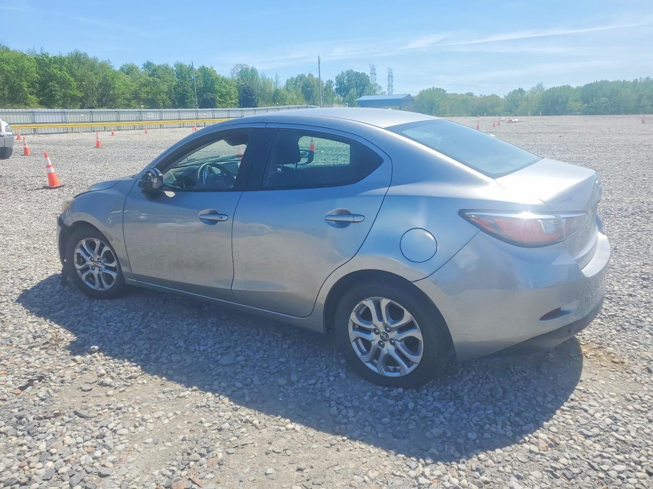 2016 Scion Ia Base - Фото 2