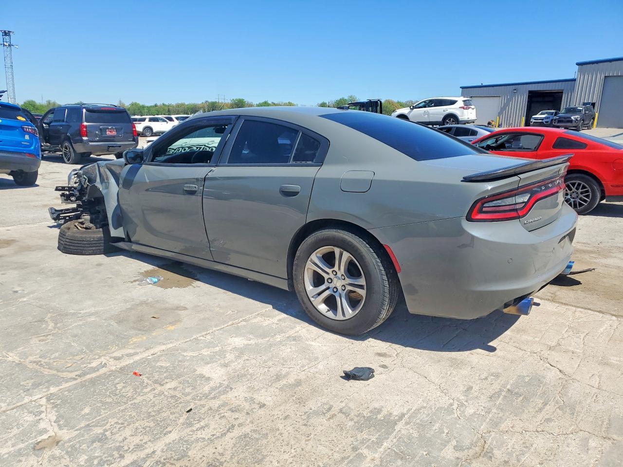 2018 Dodge Charger Sxt - Image 2