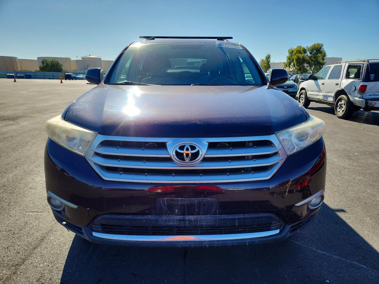 2013 Toyota Highlander Plus - Image 5