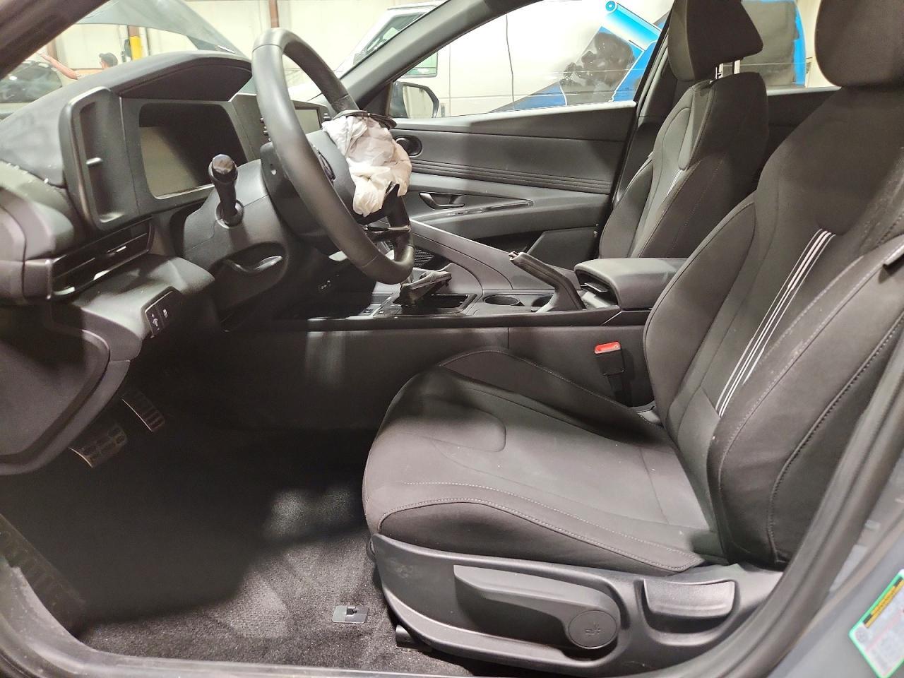 2025 Hyundai Elantra Sel Sport - Image 7