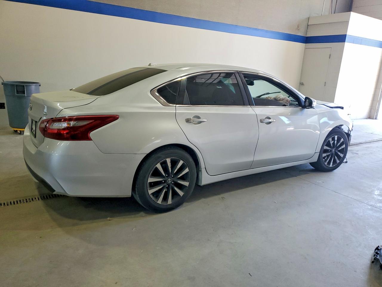 2018 Nissan Altima 2.5 Sl - Image 3