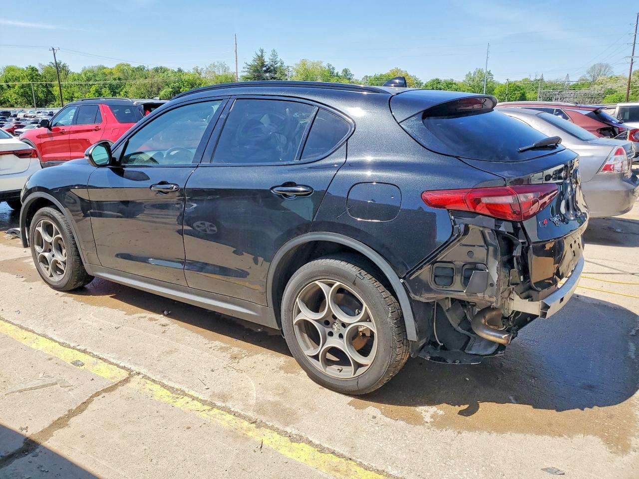 2021 Alfa Romeo Stelvio Sport - Фото 2