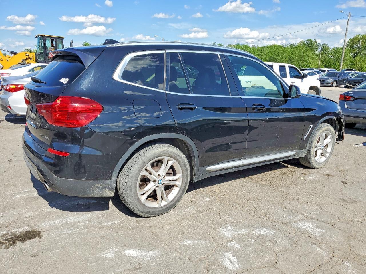 2019 BMW X3 - Image 3