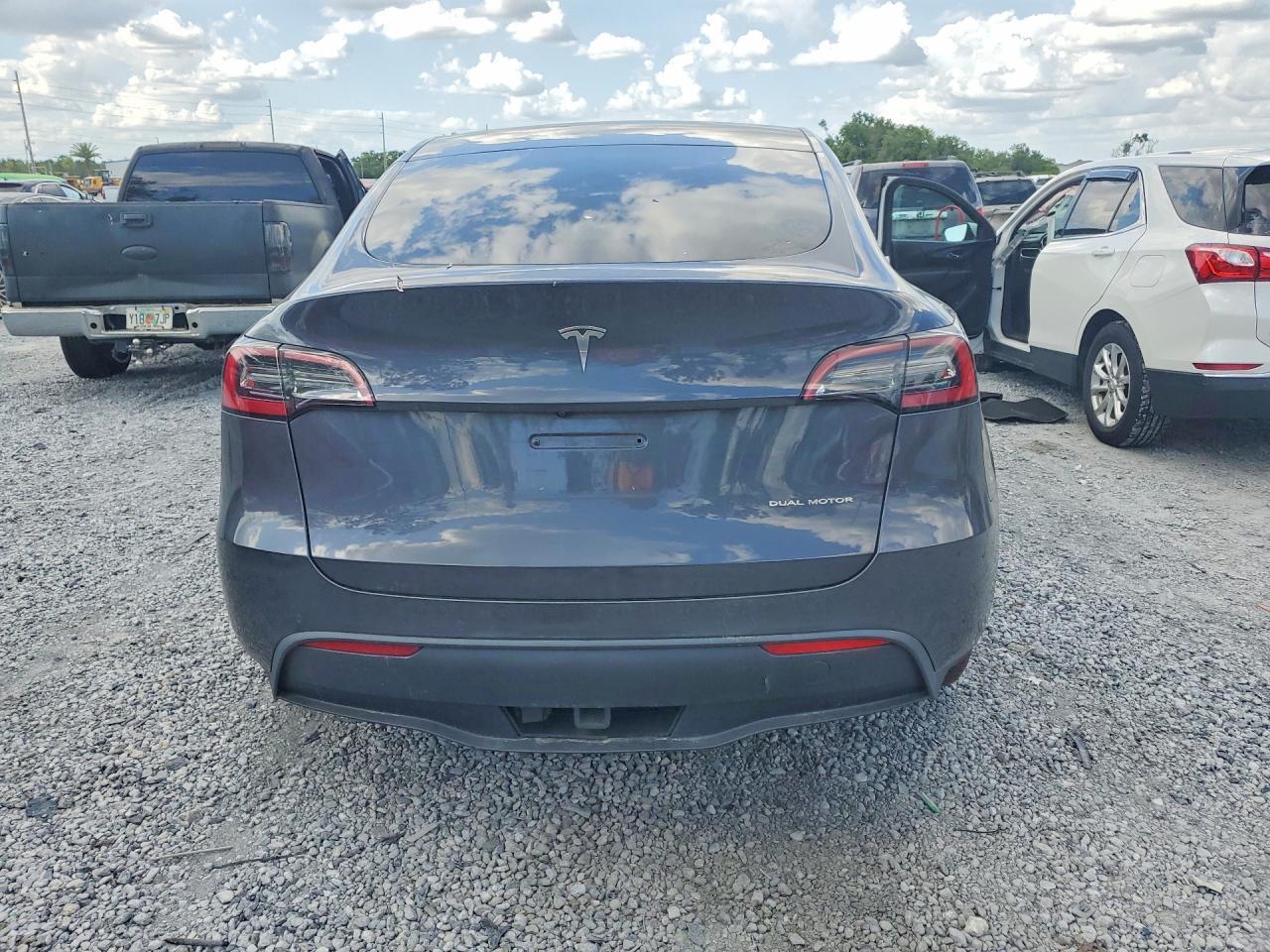2022 Tesla Model Y - Image 6