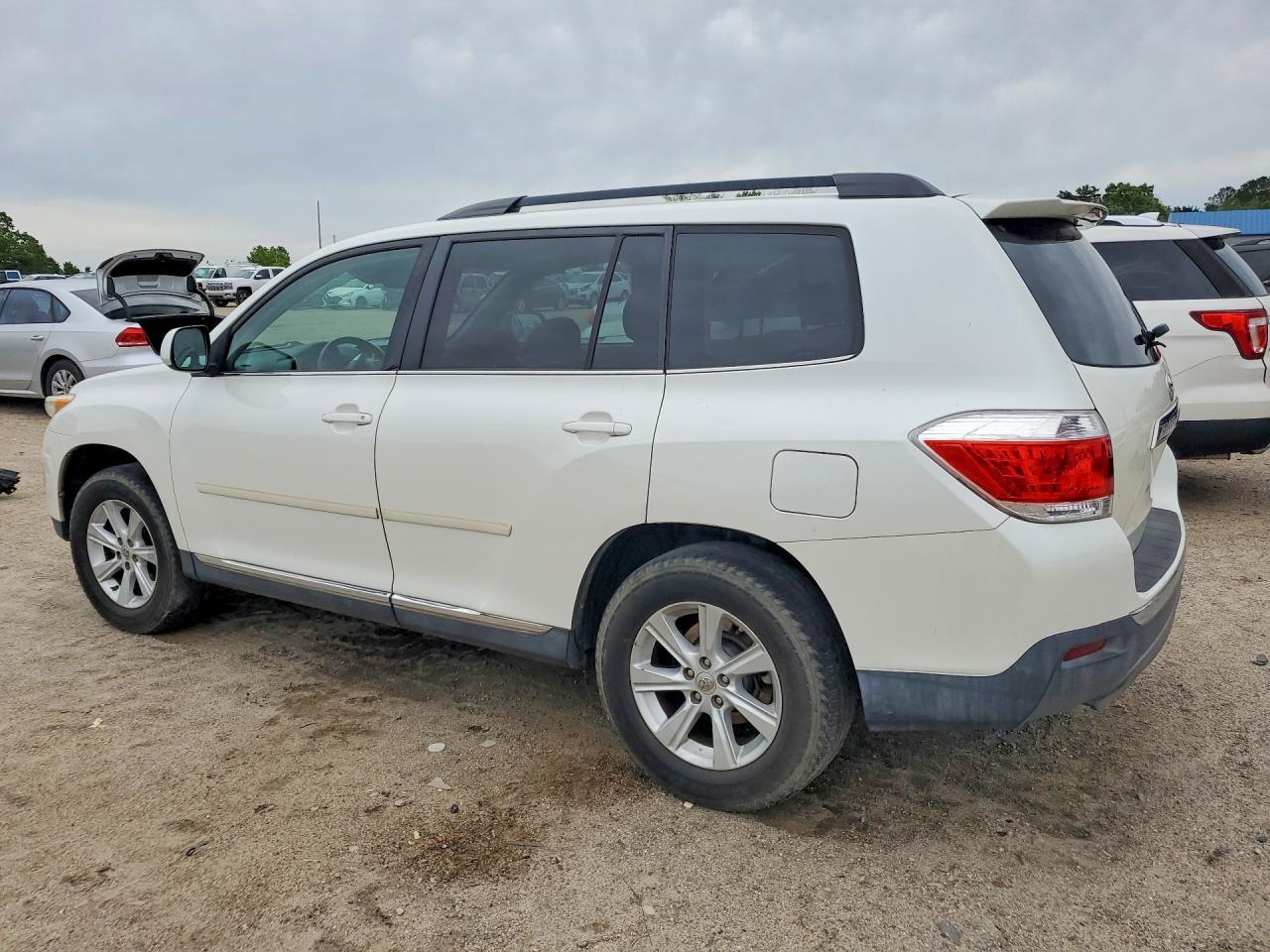 2011 Toyota Highlander Se - Фото 2