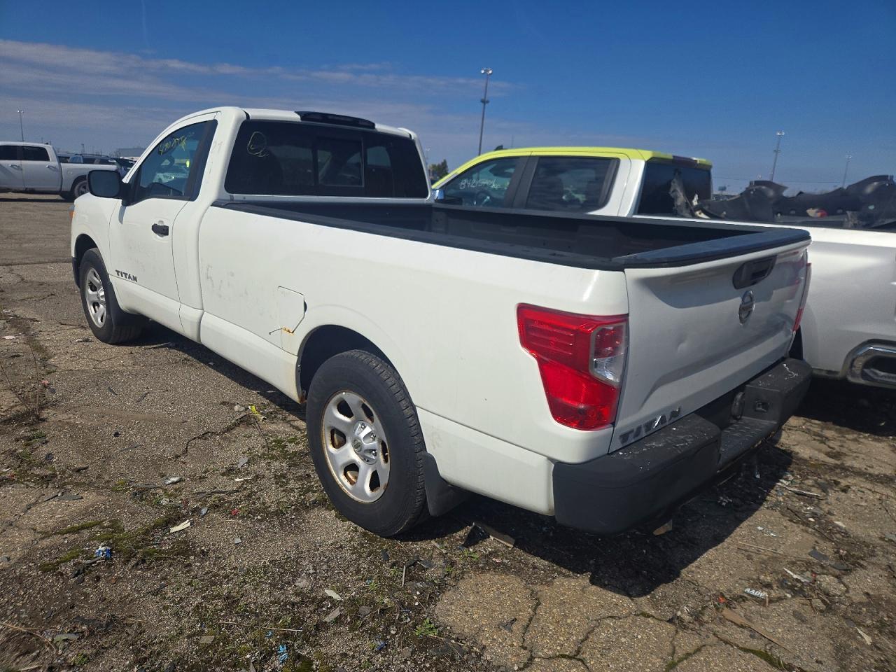2019 Nissan Titan S - Фото 2