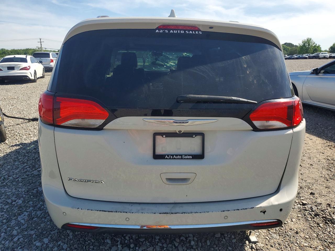 2020 Chrysler Pacifica Touring L Plus - Image 6