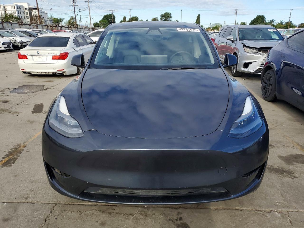 2025 Tesla Model Y - Image 5