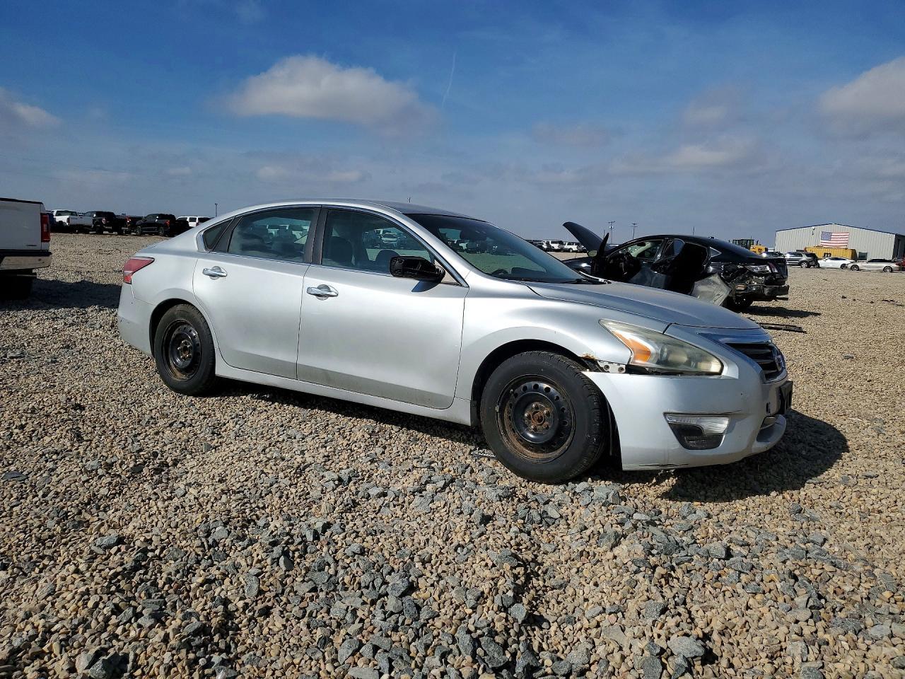 2015 Nissan Altima 2.5 S - Фото 4