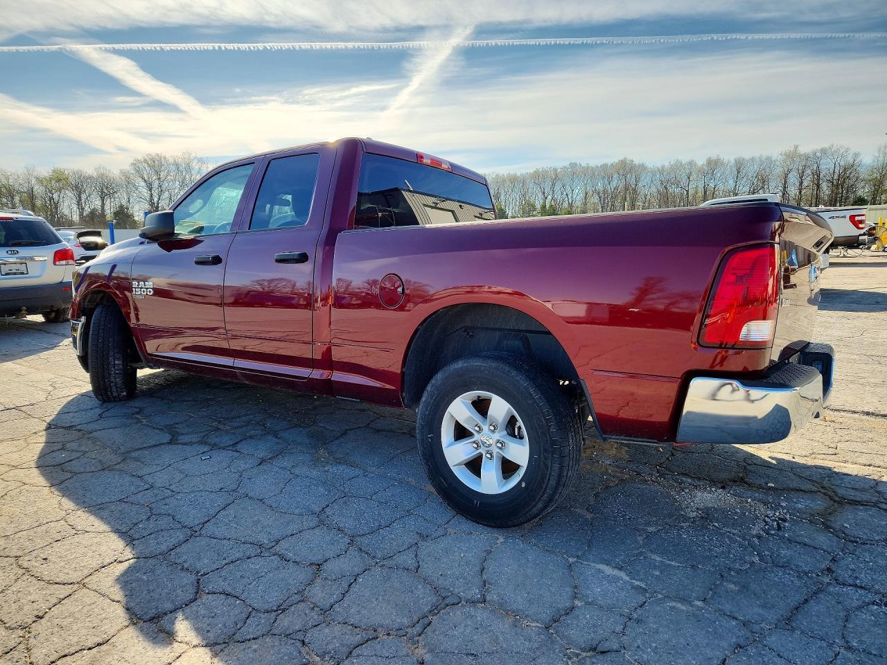 2024 Ram 1500 Classic Tradesman - Фото 2