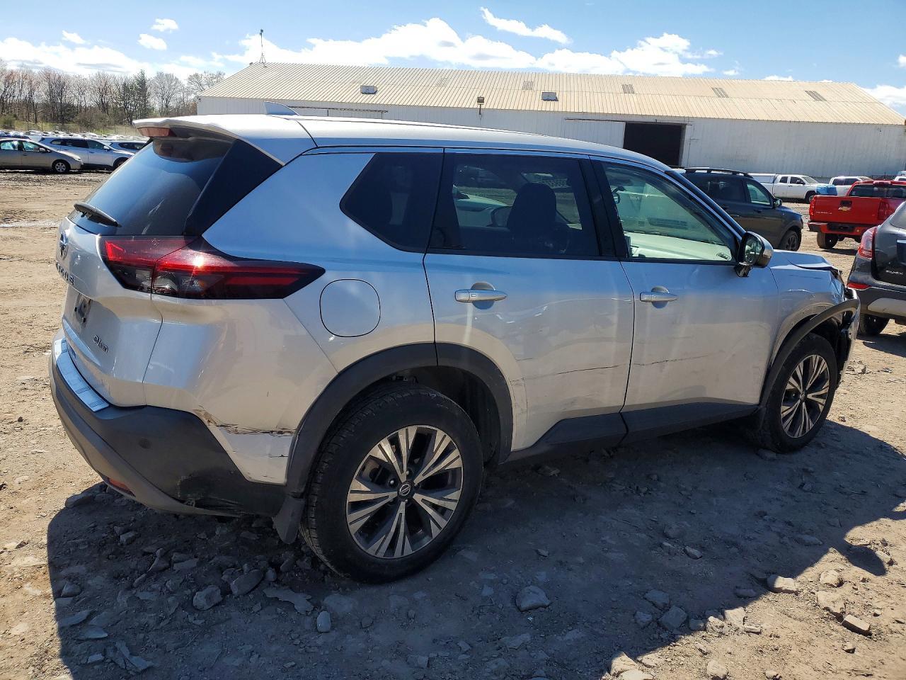 2021 Nissan Rogue Sv - Image 3