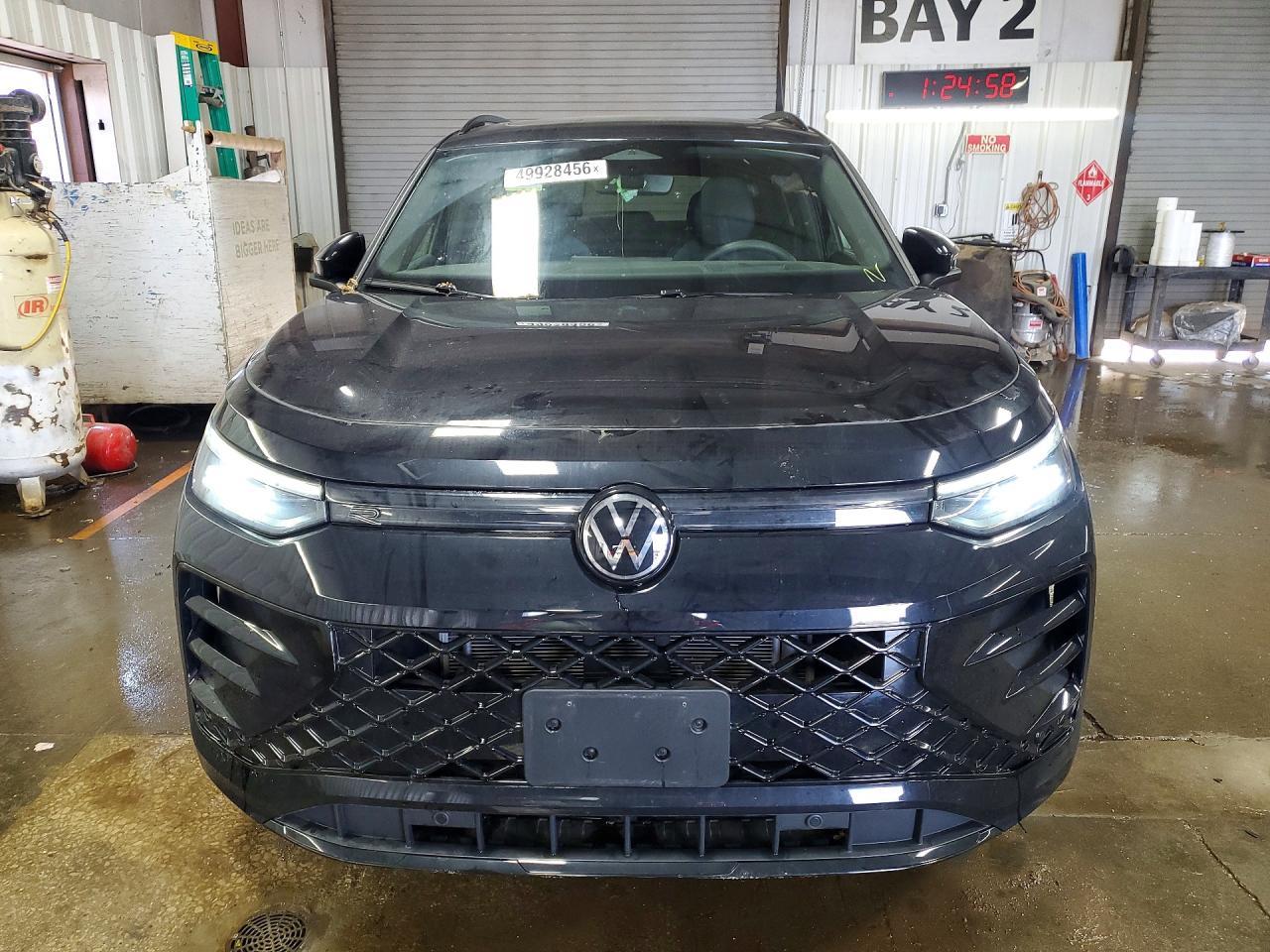 2025 Volkswagen Tiguan Se R-Line Black - Image 5