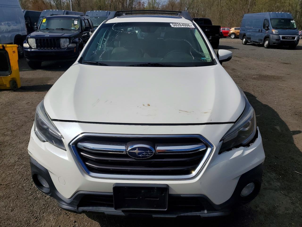2018 Subaru Outback 3.6R Limited - Image 5