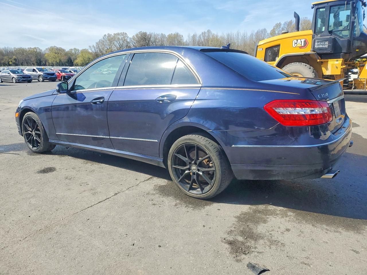 2010 Mercedes-Benz E 350 4Matic - Image 2