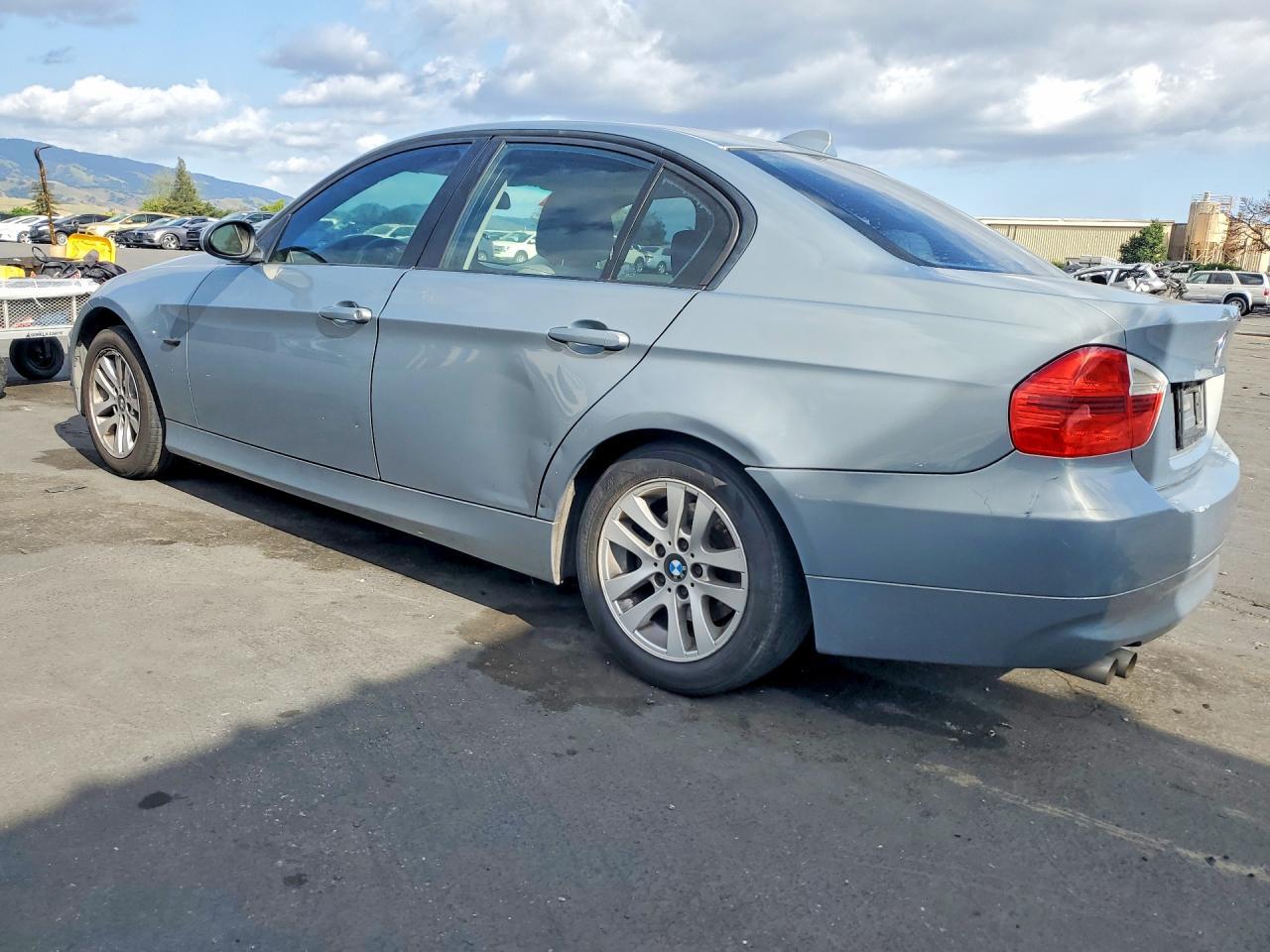 2006 BMW 325 I - Image 2